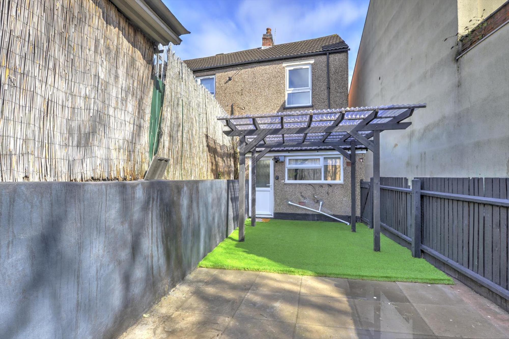 4 Bedrooms Homely House With Garden- Sleeps 9 Comfortably With 6 Comfortable Beds, Free Street Parking, Business Travellers, Contractors, & Holiday-Goers, Coventry, Near All Major Transport Links In Coventry And Motorway Exteriör bild